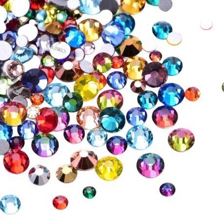 Τα strass είναι σε διάφορα μεγέθη κάθε απόχρωση