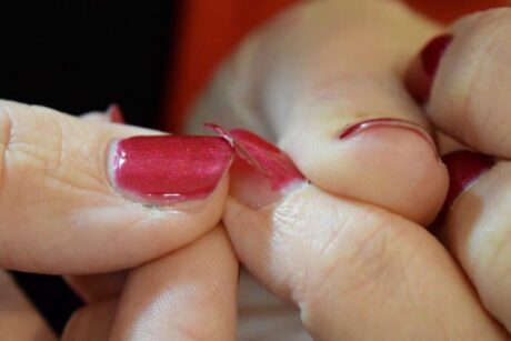 Γιατί ξεφλουδίζει το ημιμόνιμο; 5 Λάθη & Λύσεις | Crisko.gr